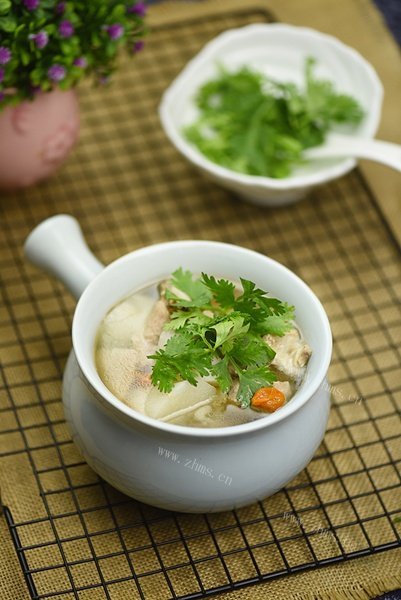 香气浓郁的山药羊肉汤