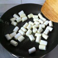 美味芝麻花生牛轧糖做法图解3)
