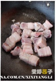 好吃的玫瑰腐乳红烧肉做法图解3)