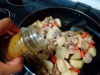美味的咖喱土豆鸡块做法图解7)