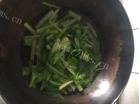下酒菜芹菜花生米做法图解2)