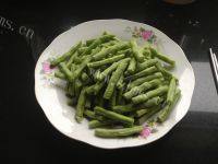 鲜美可口的干煸豇豆做法图解1)