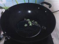 家常菜猪肉丸子汤做法图解3)