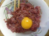 美味的鸭蛋瘦肉烫做法图解7)