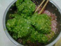 香飘的芹菜猪肉水饺做法图解6)