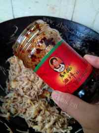 色泽鲜亮的金针菇炒肉做法图解8)