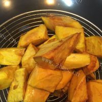 油而不腻的拔丝红薯做法图解4)