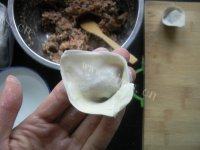 自己做的香菇鸡肉馄饨做法图解14)