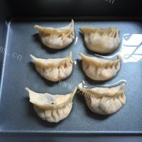 美味的生煎饺子做法图解7)