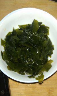 美味的冬瓜干贝汤做法图解3)