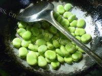 培根炒蚕豆做法图解6)