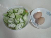 家常菜鸡蛋炒丝瓜做法图解1)