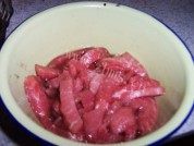 美味的糖醋猪柳做法图解2)