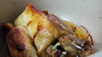 好吃的电饭煲盐焗鸡做法图解9)