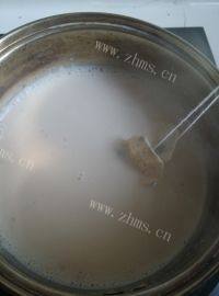 美味的焦糖奶茶做法图解5)
