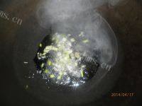 在家做的炒鸡蛋做法图解5)