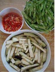 简单有营养的豆角炒茄子做法图解1)