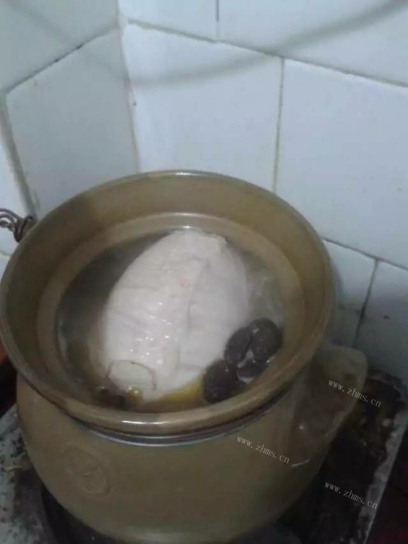 可口的肚包鸡