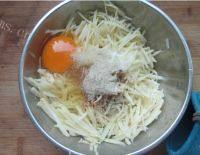 营养好吃的土豆鸡蛋饼做法图解4)