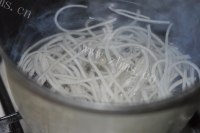 美味的东北渍菜粉儿做法图解7)