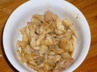 菜椒炒肉做法图解4)