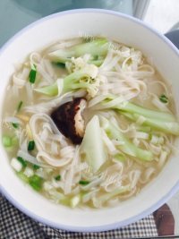 美味的花菜香菇面做法图解5)