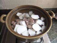 白萝卜炖牛肉做法图解2)