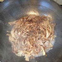好吃的笋干炒肉做法图解5)
