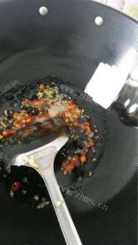美味的豉汁排骨做法图解7)
