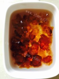 营养的桃胶皂米银耳羹做法图解1)