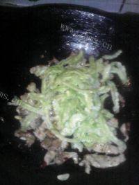 香飘十里的苦瓜肉片做法图解10)
