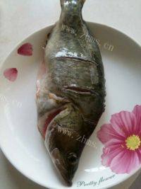 美味的清蒸桂鱼做法图解1)