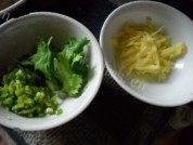美味的剁椒鱼头豆腐做法图解4)