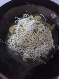美味的芸豆焖面做法图解7)