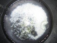 易做的皮蛋瘦肉粥做法图解4)