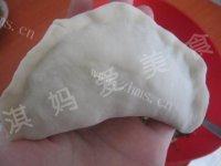 美味早餐韭菜鸡蛋馅盒子做法图解11)
