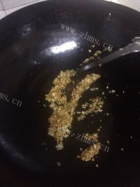 美味的蒜蓉粉丝扇贝做法图解2)