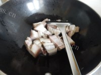 美味的海带结红烧肉做法图解4)