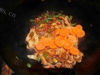 家常菜红萝卜炒肉片