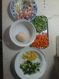 美味的什锦炒饭做法图解1)
