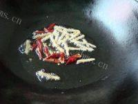 「念念不忘」蒜苗炒肉丝做法图解4)