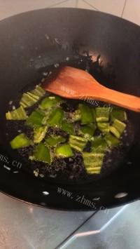 家常尖椒干豆腐做法图解5)