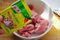家常菜水煮肉片做法图解2)