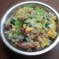 美味的火腿肠蛋炒饭