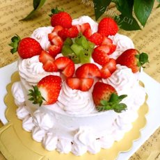 独特的草莓奶油蛋糕