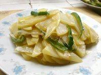 家常菜青椒炒土豆片