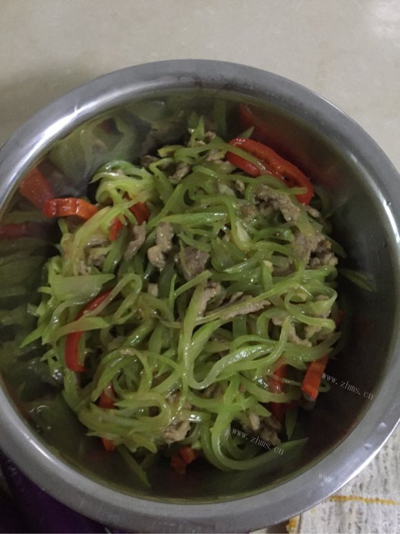 诱人的莴笋炒肉丝