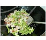 家常菜清炒芦笋虾仁