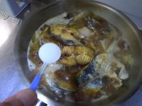 美味鲅鱼炖蒜薹做法图解11)