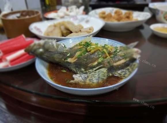 珍馐美味的清蒸鱼